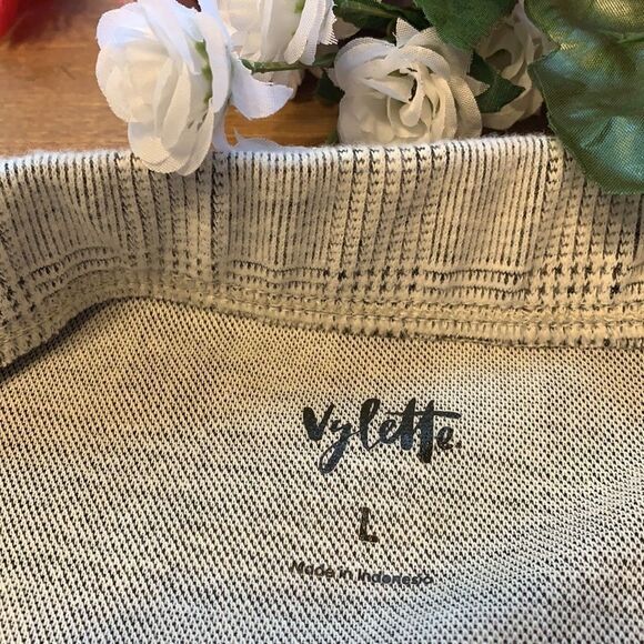 Vylette Faux Wrap Black and White Checkered Stretch Skirt Juniors Size Large - Picture 8 of 12